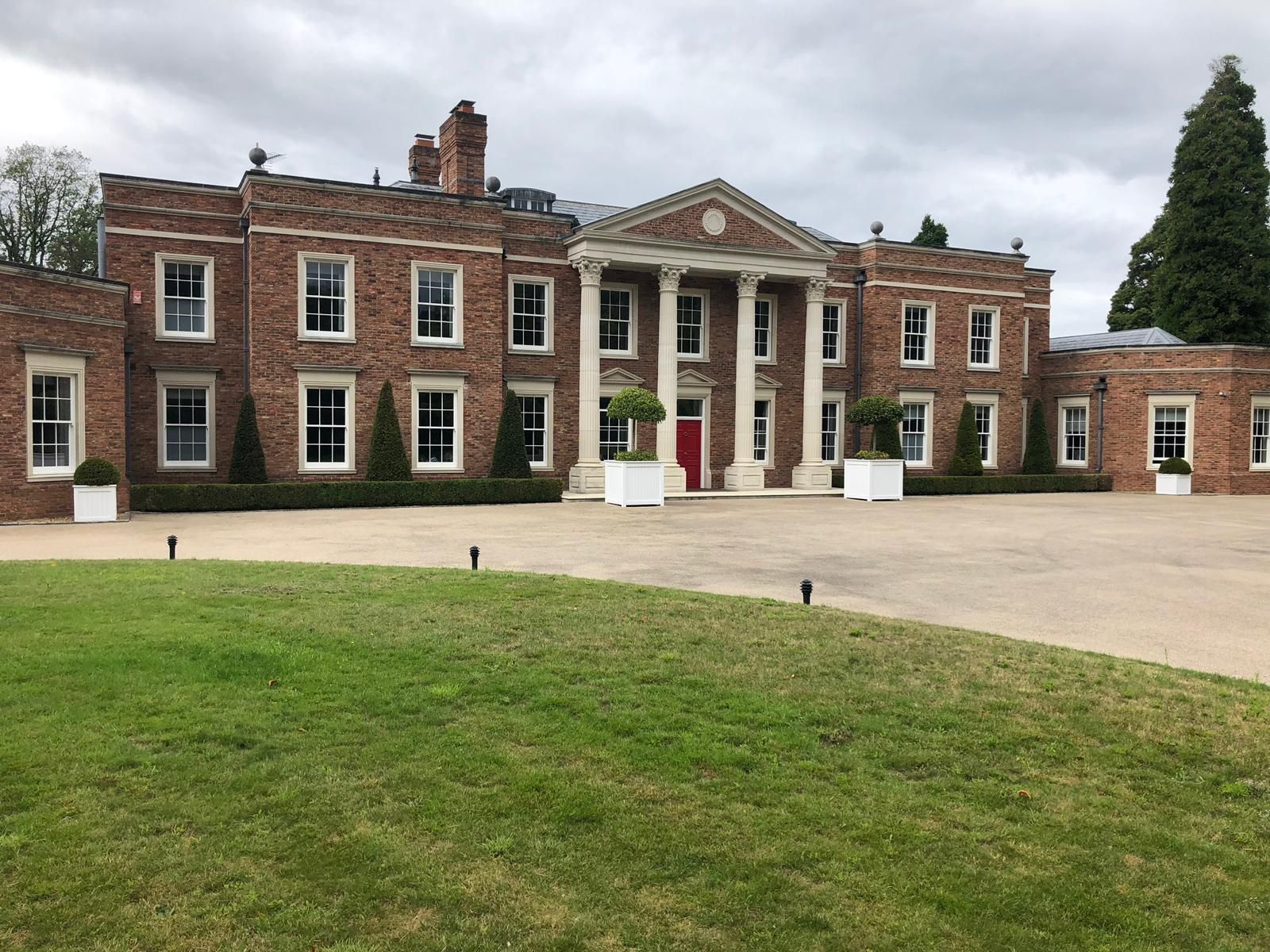 Mark Finch Garden & Grounds Maintenance Commercial Gardener